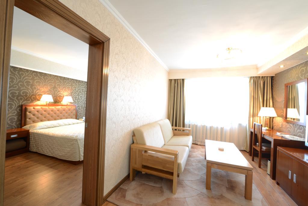 Flower Hotel Ulan Bator Rum bild